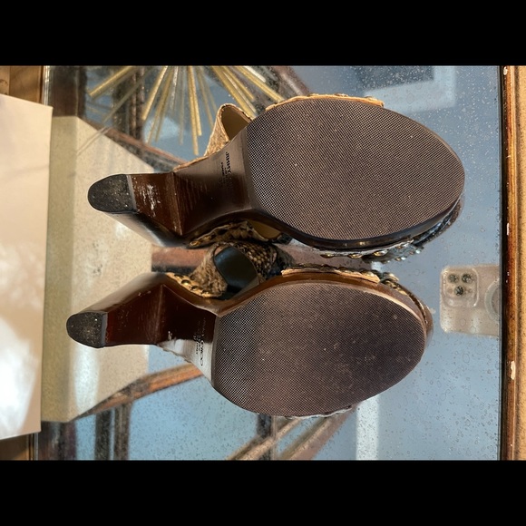 JIMMY CHOO sz 39 Ulrika platform snakeskin gold stud block wood heel. Never worn - Picture 5 of 9